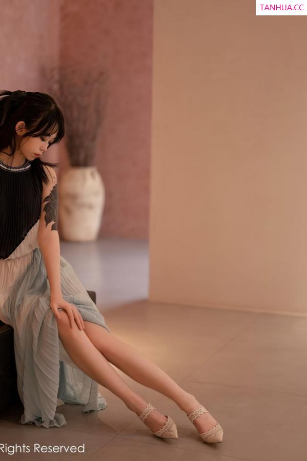 小奶瓶呜呜  [XiuRen]高清写真图 2022.07.25 No.5327 奶瓶第16张图片